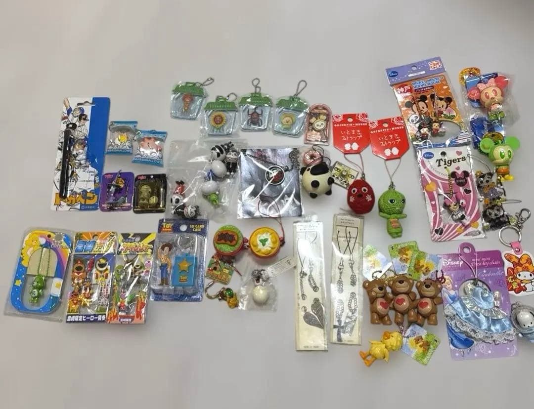 キャラクター　キーホルダー　ストラップ　セット