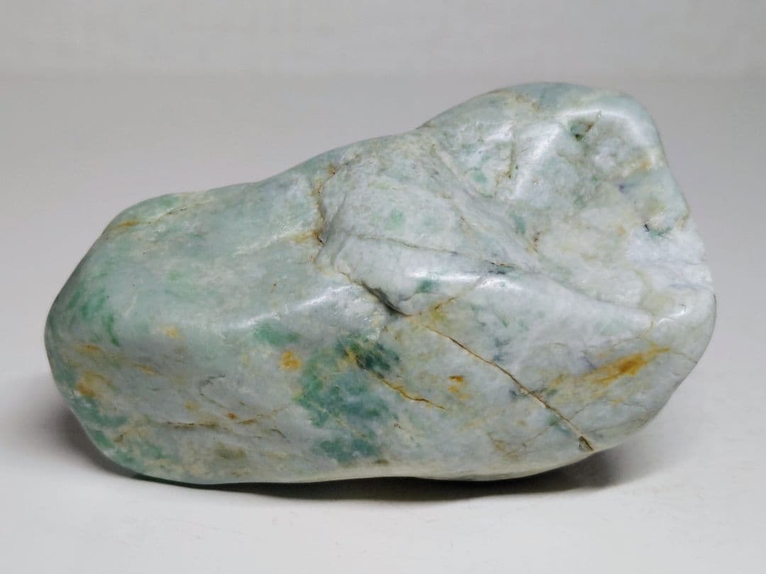 白緑 370g 翡翠 ヒスイ 原石 鑑賞石 自然石 誕生石 鉱物 鉱石 水石
