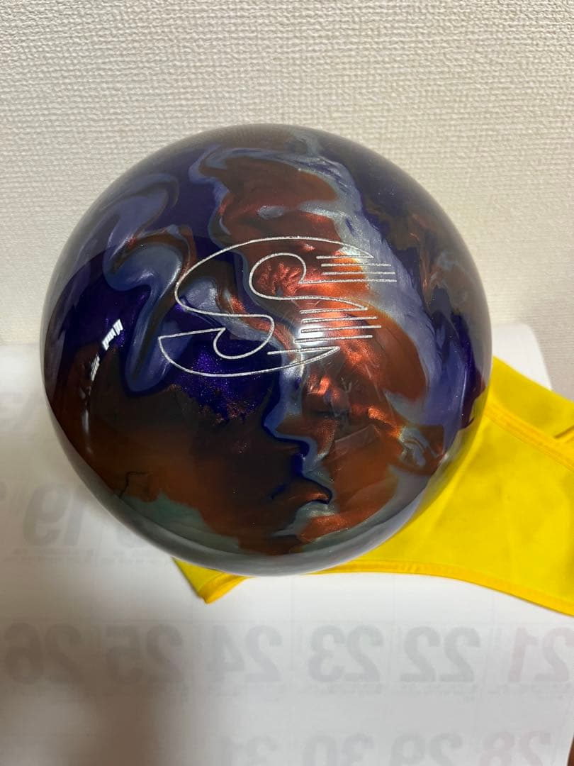 ボウリングボール