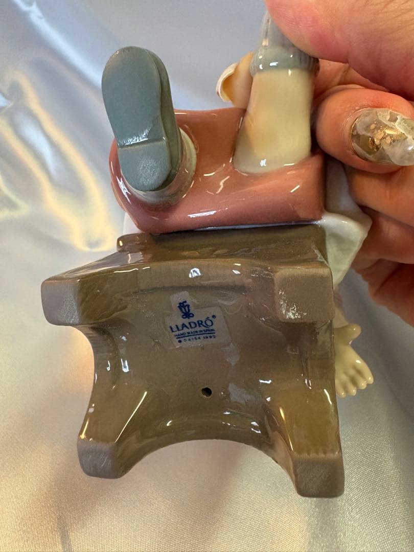 リヤドロ　神父様のお手伝い