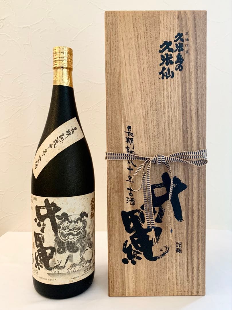 久米島の久米仙「 沖縄 」 43度,1,800ml 30年物 / 泡盛古酒