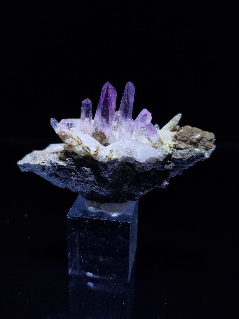 ベラクルスアメジスト 鉱石 鉱物 ミネラル 標本 原石 母岩付き ⑨