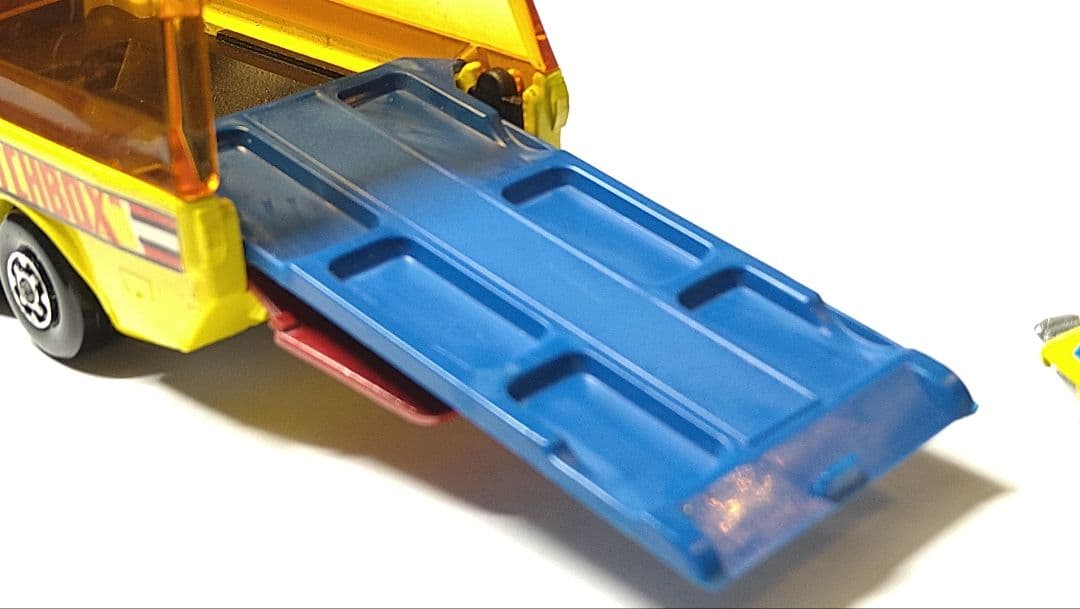MATCHBOX　トランスポーター