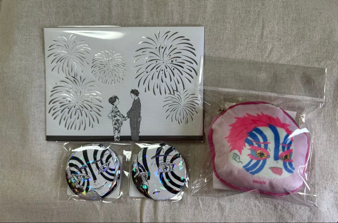 限定セール　鬼滅の刃　猗窩座　缶バッジ　ぷくぷくポーチ　メモリアルイラストカード