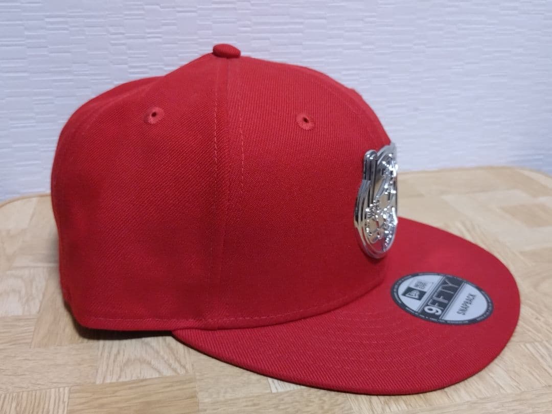 ニューエラ 9FIFTY スナップバックキャップ（メタルカープ坊や）