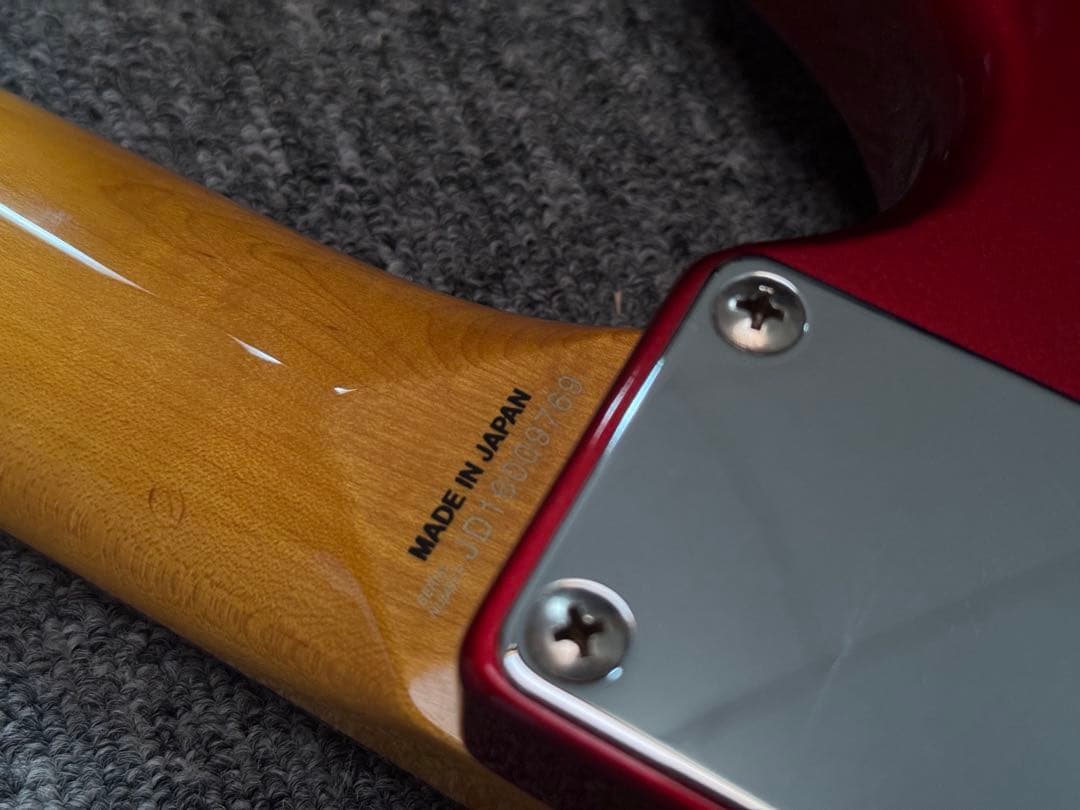 Fender Japan MG69MH CAR 換え弦付き