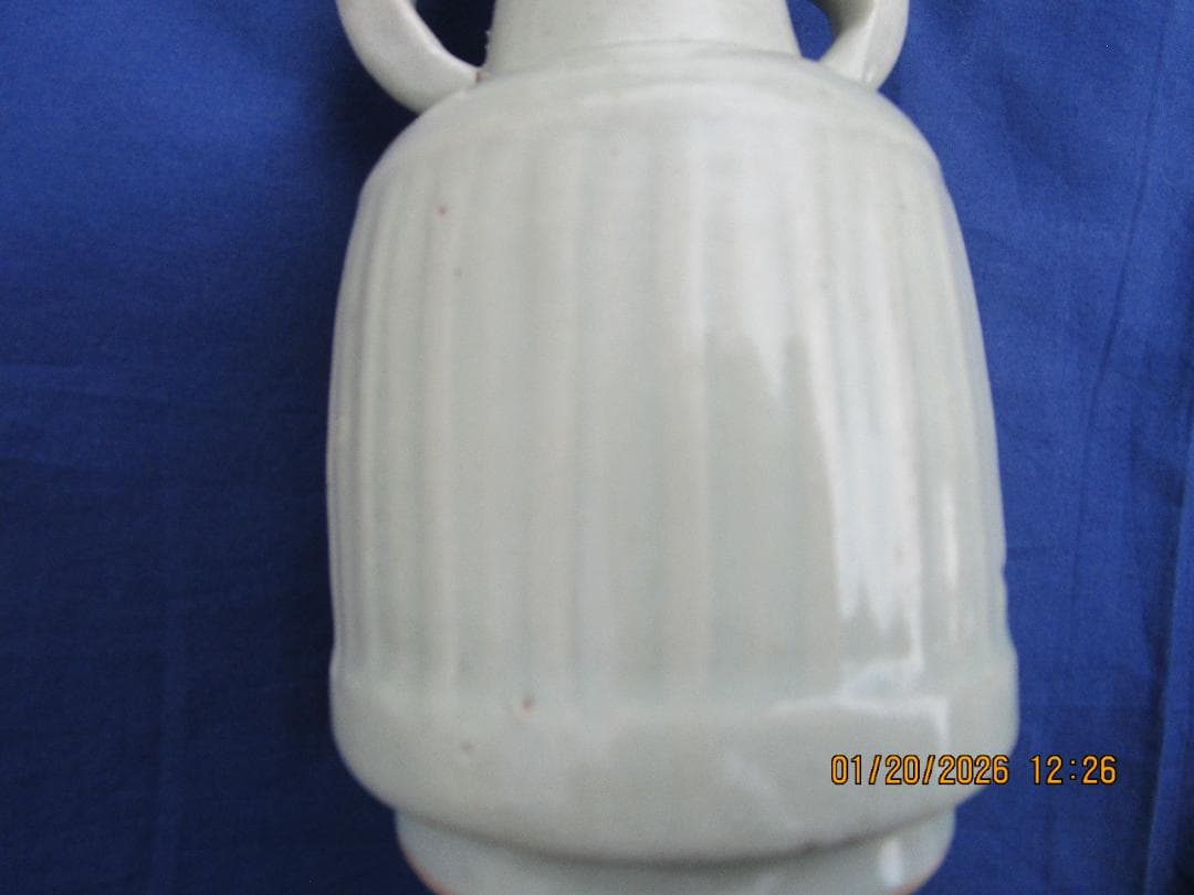 青磁　花瓶　花生け　中国陶磁器　耳付き　時代物　無傷　程度良し　1本