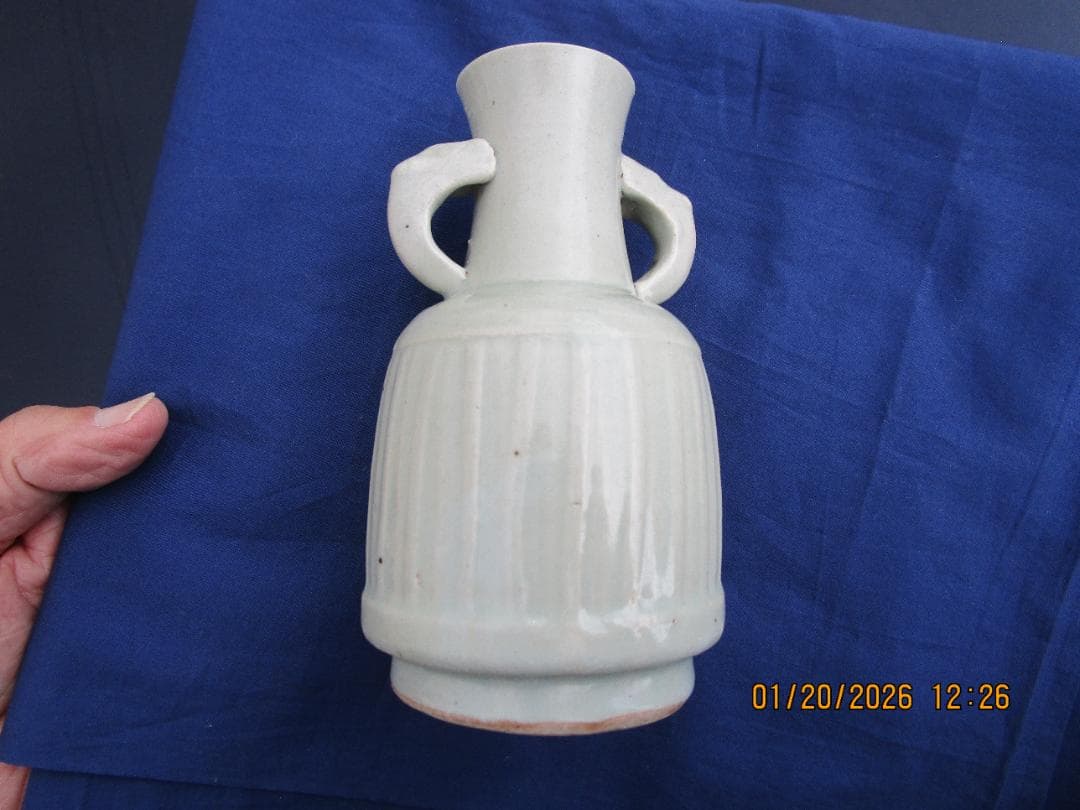 青磁　花瓶　花生け　中国陶磁器　耳付き　時代物　無傷　程度良し　1本