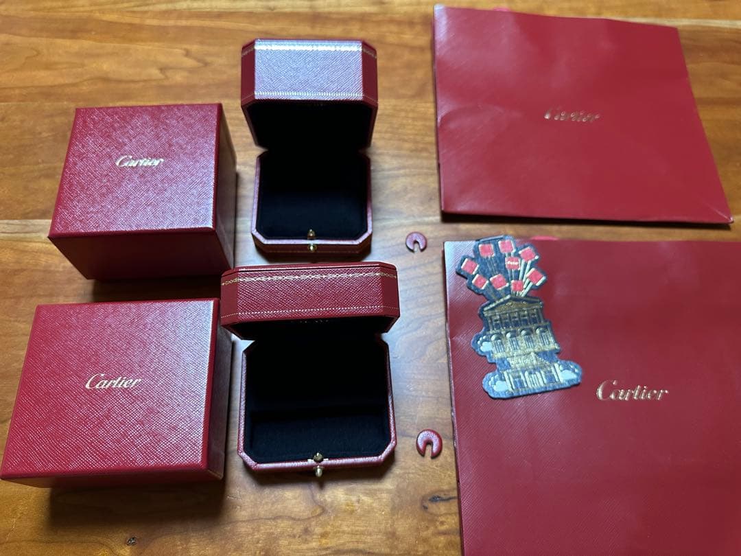 カルティエ空き箱(ジュエリーボックス(リング、ピアス用)、外箱、紙袋のセット)