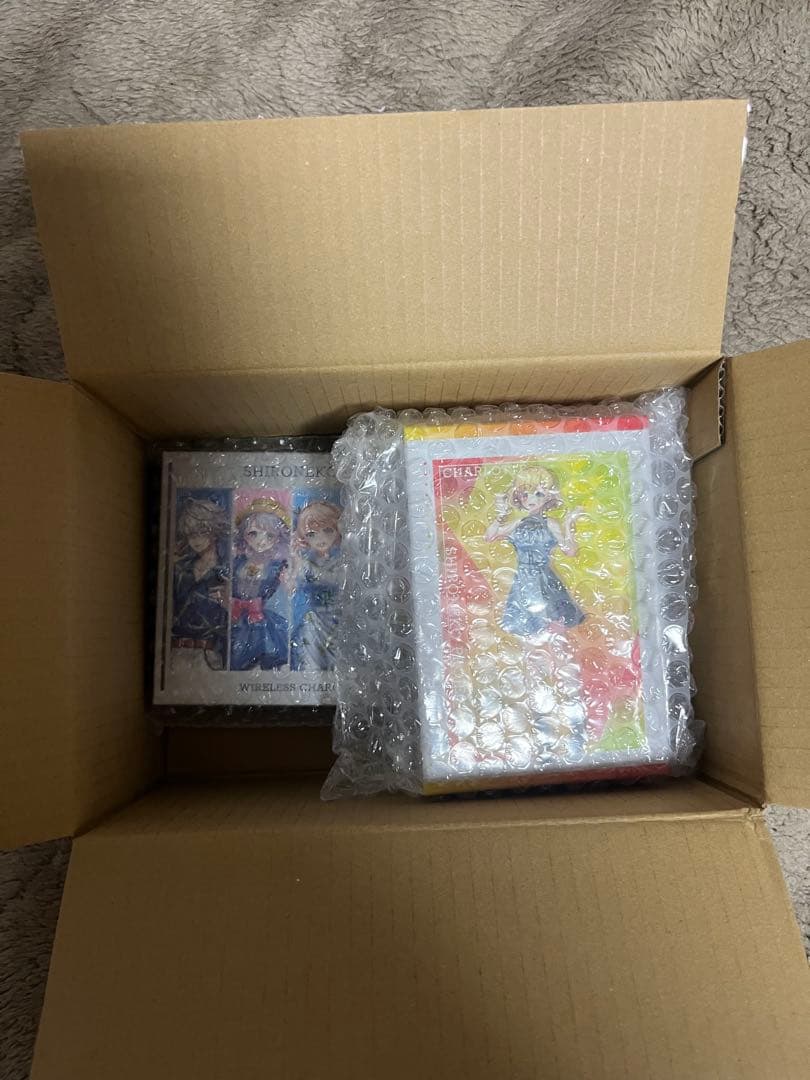 白猫プロジェクト　ワイヤレスイヤホン&充電器　シャルロットモデル