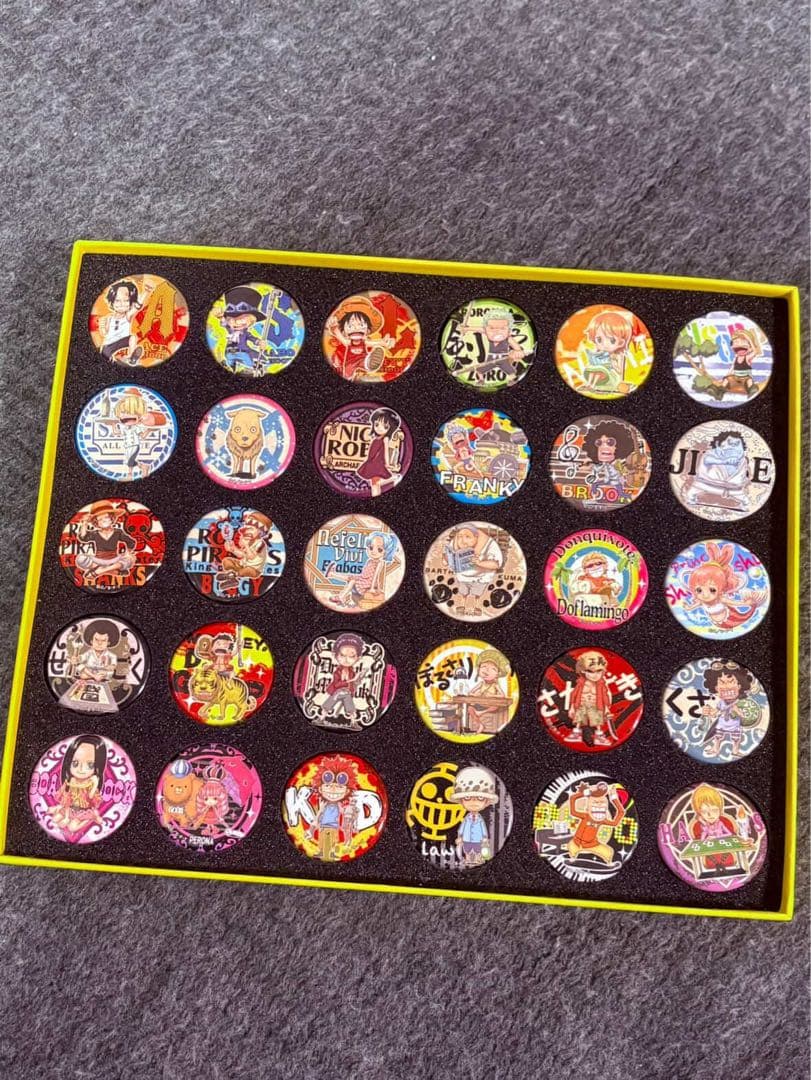 ONE PIECE 輩缶バッジコンプリートコレクション 麦わらストア10周年記念