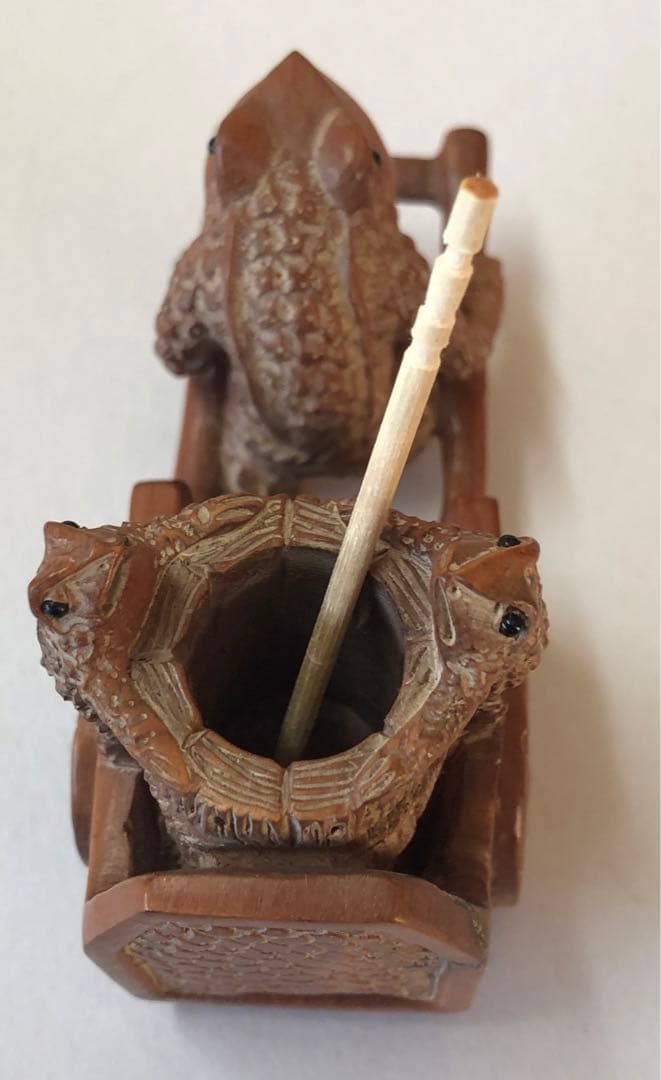 カエル車アンティークオブジェ小物入り透かし彫り蛙現品無料発送です