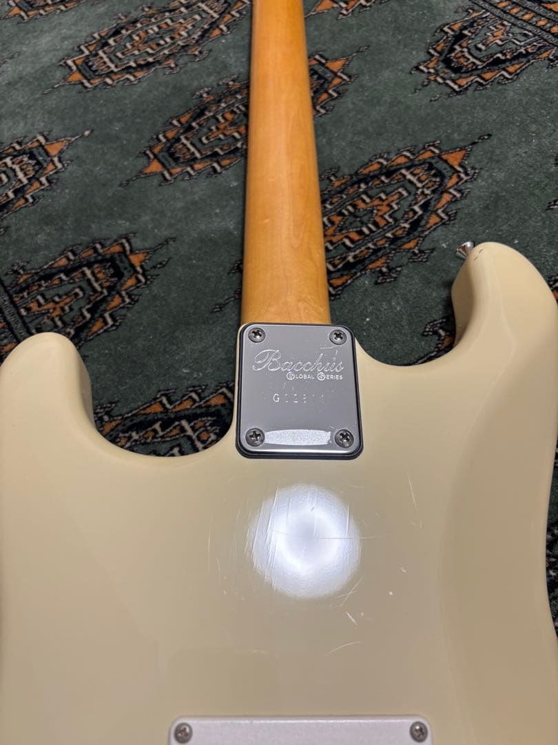 Bacchus グローバルシリーズ　エレキギター アイボリー　アップグレード