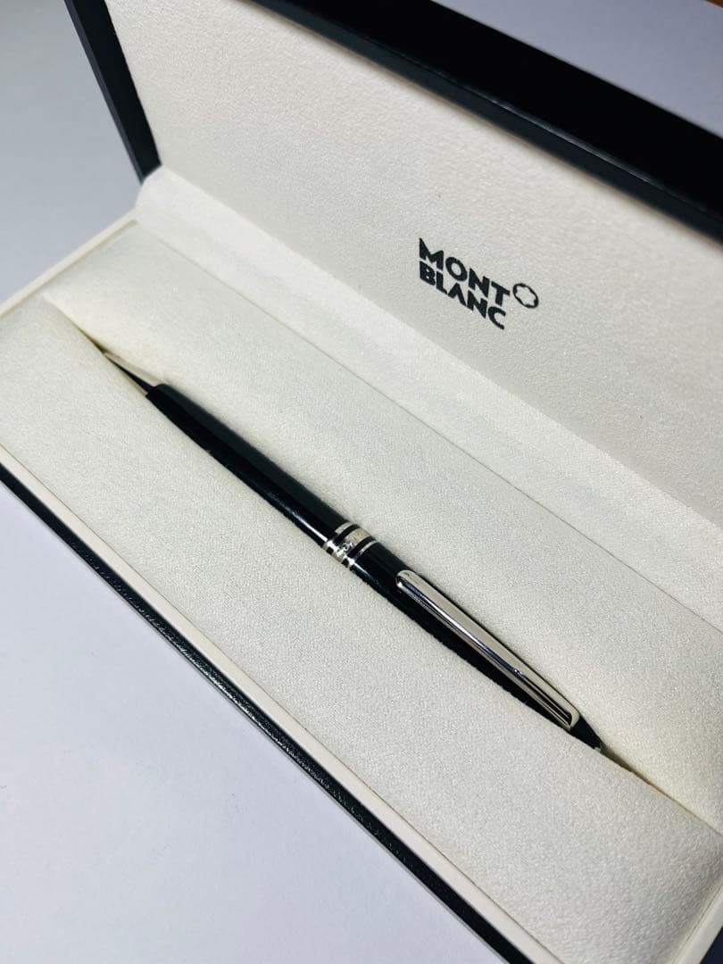 MONTBLANCモンブラン ボールペン 黒 ネーム入り 箱付き