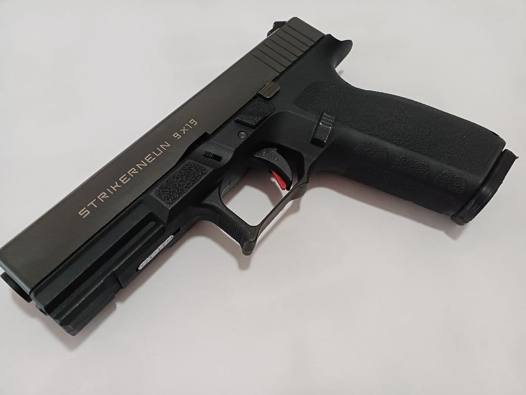 さ*ら様 carbon8　ストライカー9　CO2ガスガン