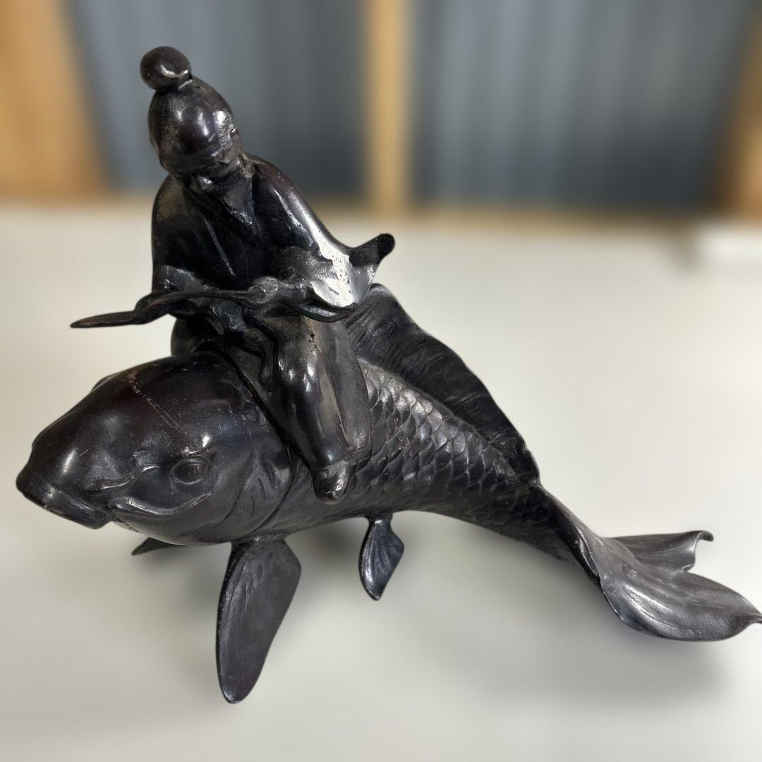 金属製 魚に乗る人物の彫刻　美術品　骨董品