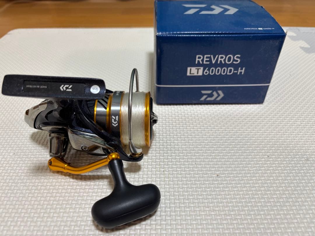 Daiwa REVROS LT6000D-H スピニングリール　レブロス
