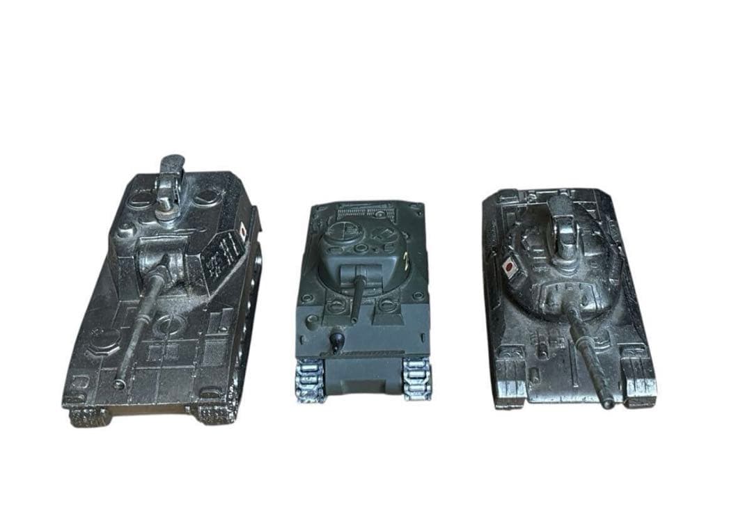 75式自走榴弾砲　74式戦車　シャーマン戦車M4A3 飛行機　温度計ヘリコプター