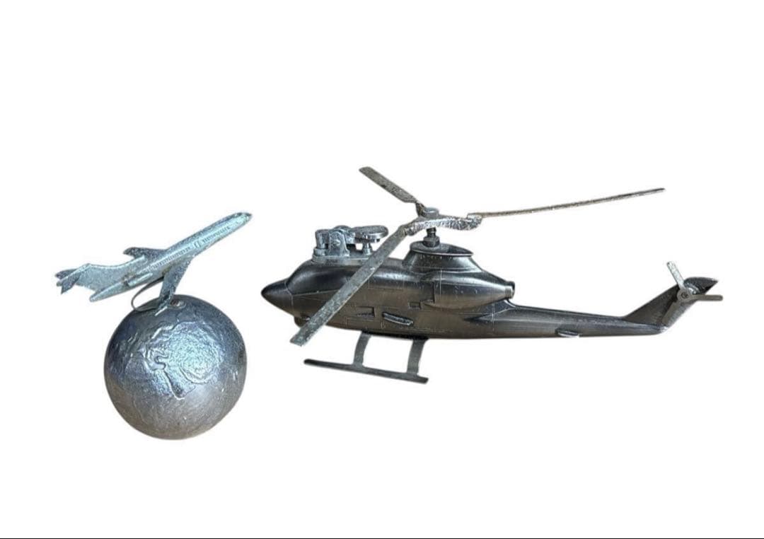 75式自走榴弾砲　74式戦車　シャーマン戦車M4A3 飛行機　温度計ヘリコプター