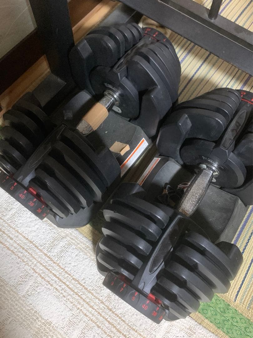 ［可変式ダンベル ］片方約40kgまで変更可能　※回しにくいです。