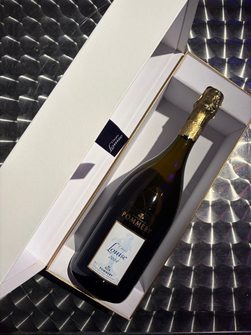Pommery Cuvee Louise 2004 ギフトボックス入り外箱に傷