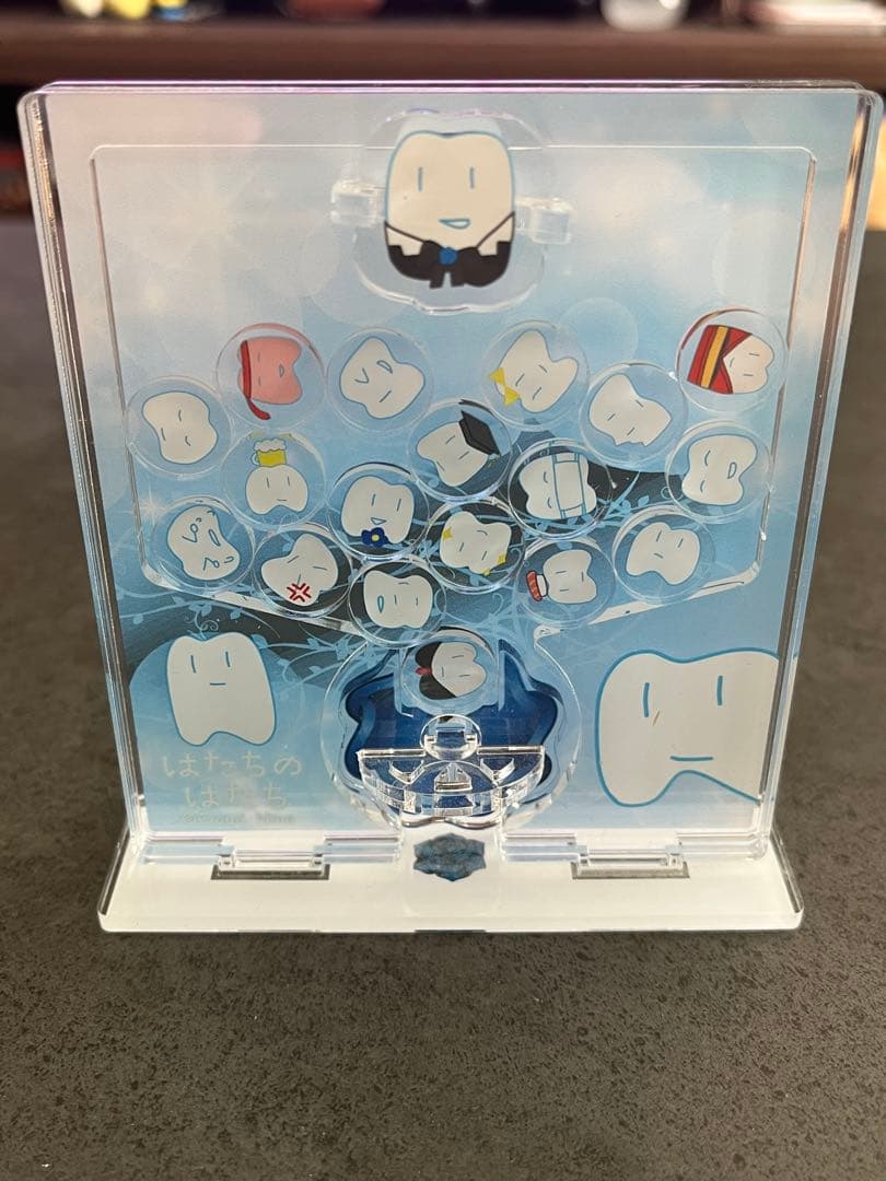 Ado はのガチャガチャです。アクリルガチャスタンド