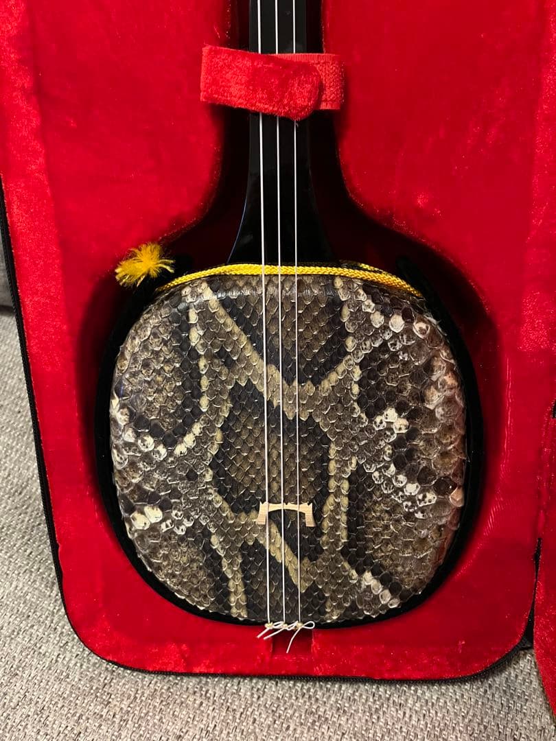 最終　美品　本蛇皮三線、ケース、水牛爪付き