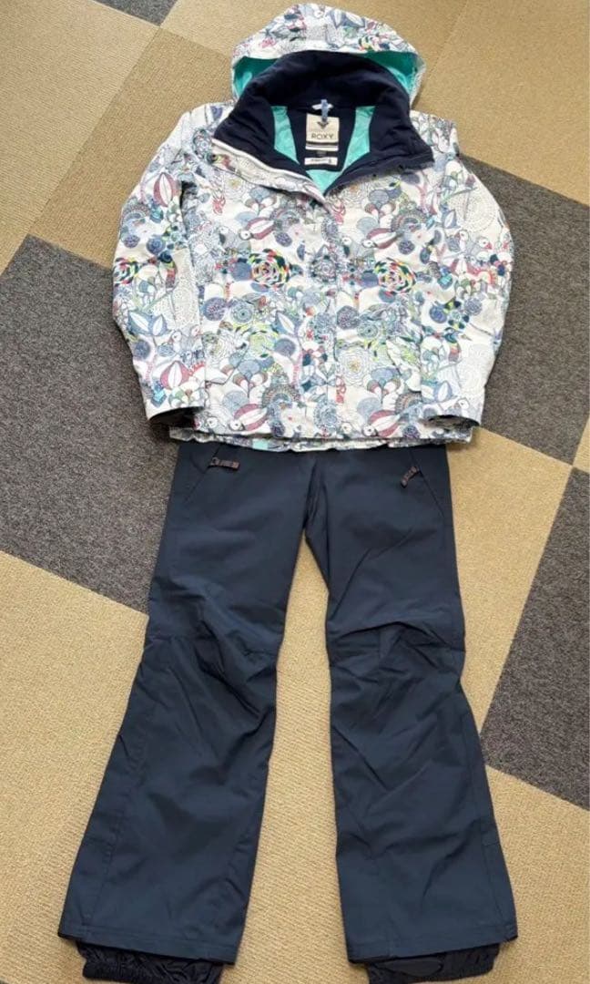 ROXY&ONEILL スキーウェア上（Sサイズ）下（身長 150）セット