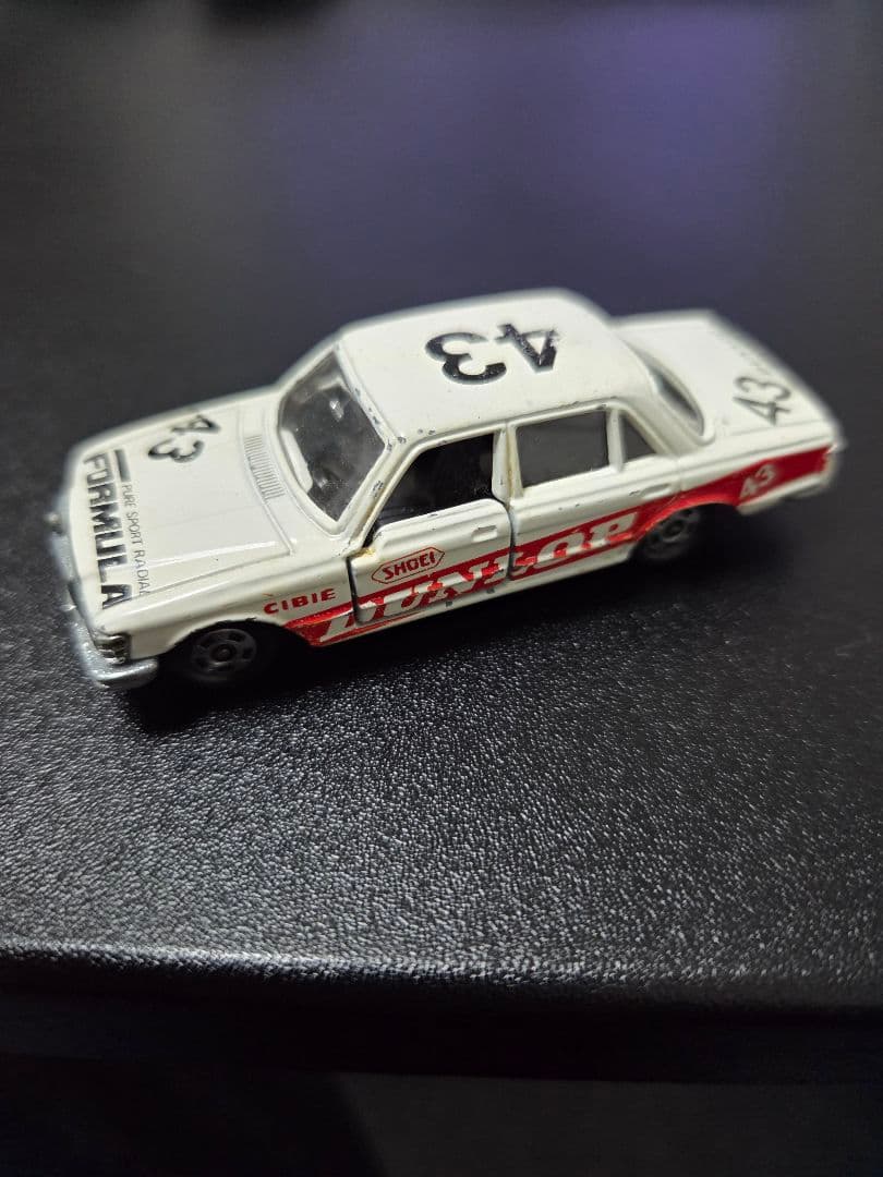 トミカ　メルセデスベンツ450 SEL　 ダンロップ仕様　箱なし