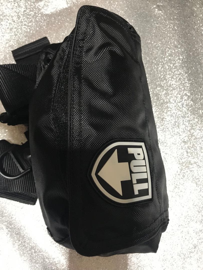 PULL ブラック ライフジャケット