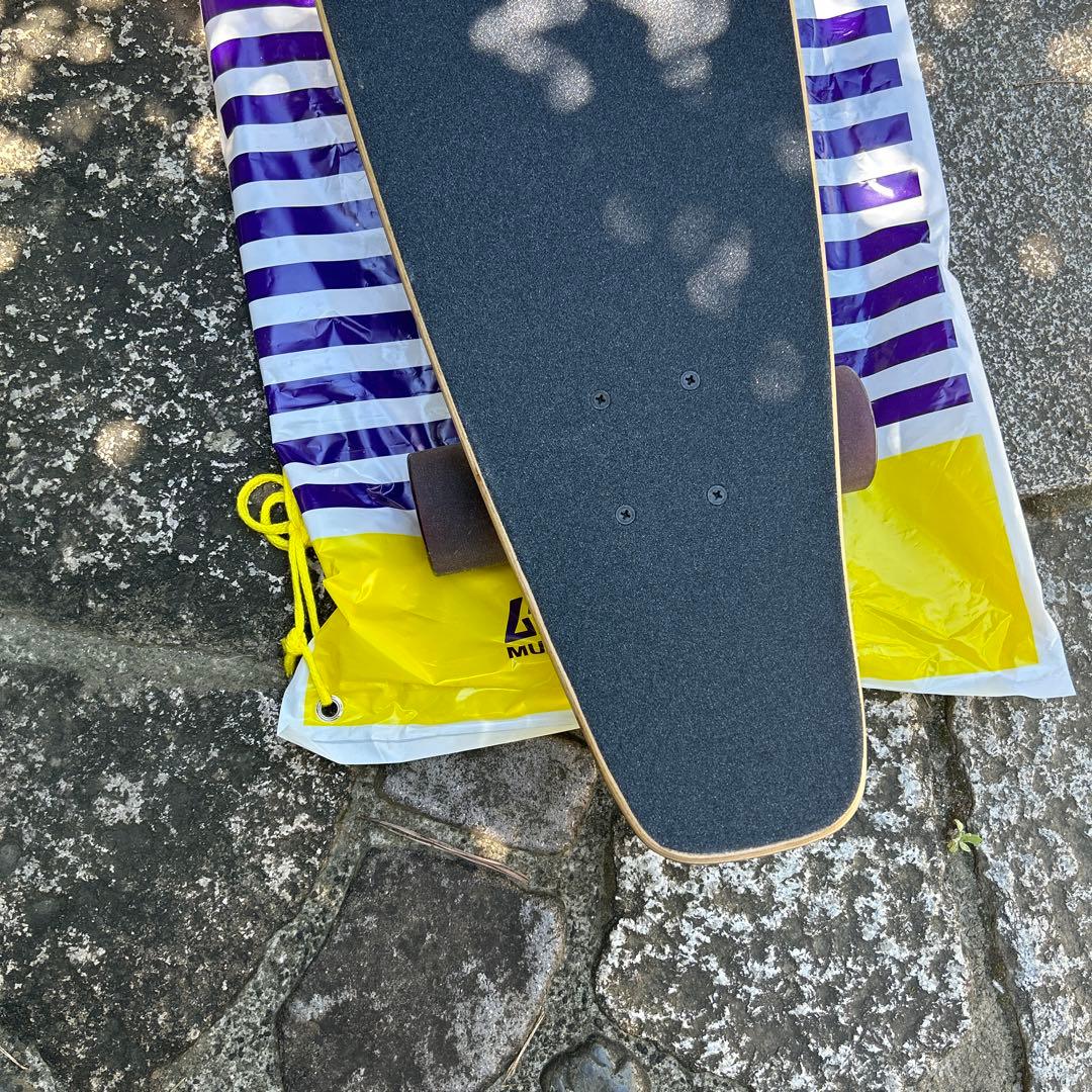 変更済　新品未使用　GLOBE スケートボード