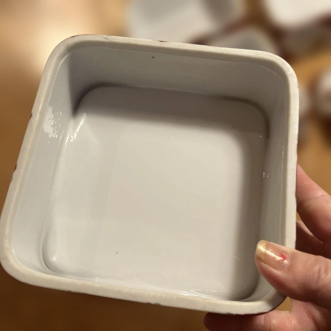 時代物　九谷焼　金襴手　百人一首カルタ紋様４段重箱