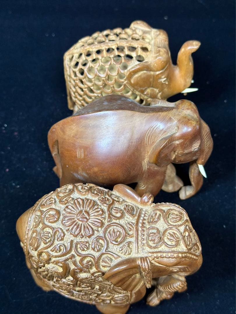 木彫り　白檀　インド　象そう　彫刻 置物　細密細工　骨董　アンティーク