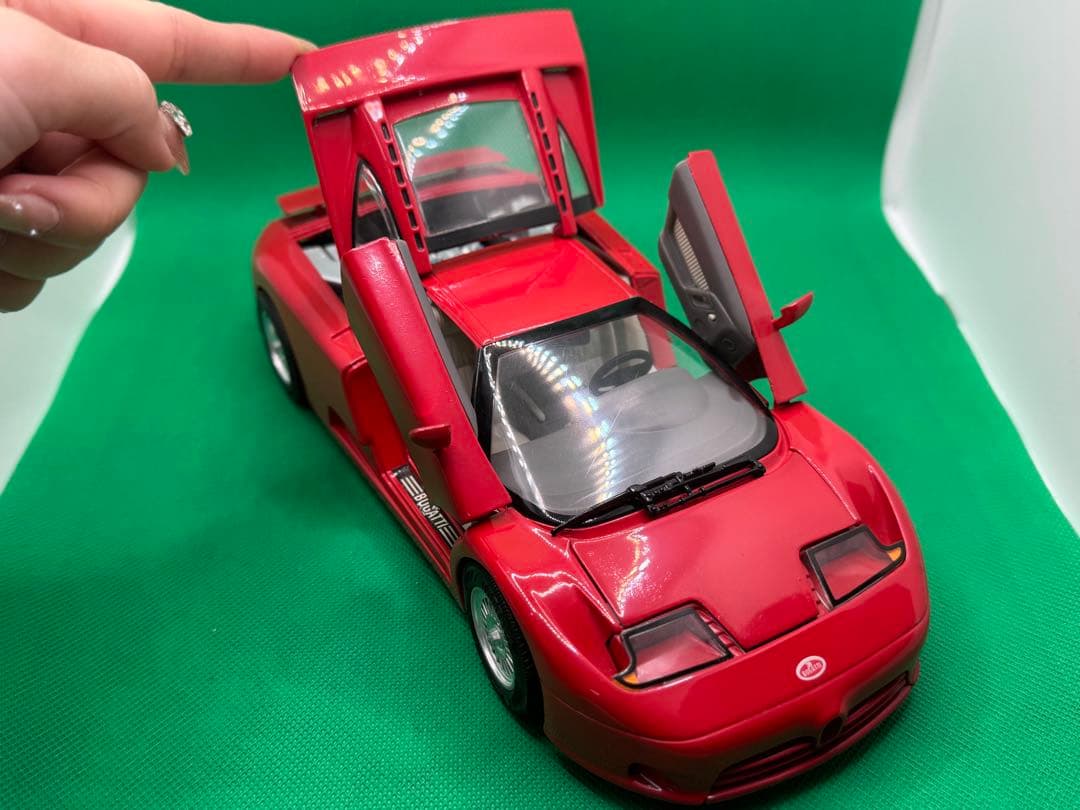 Bugatti EB110 赤1/18スケール