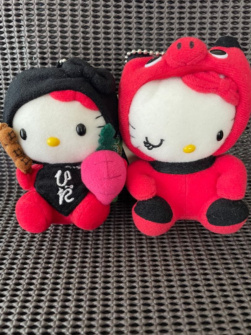 飛騨・福島限定 ご当地 ハローキティ さるぼぼ・赤べこ ぬいぐるみ 2体セット