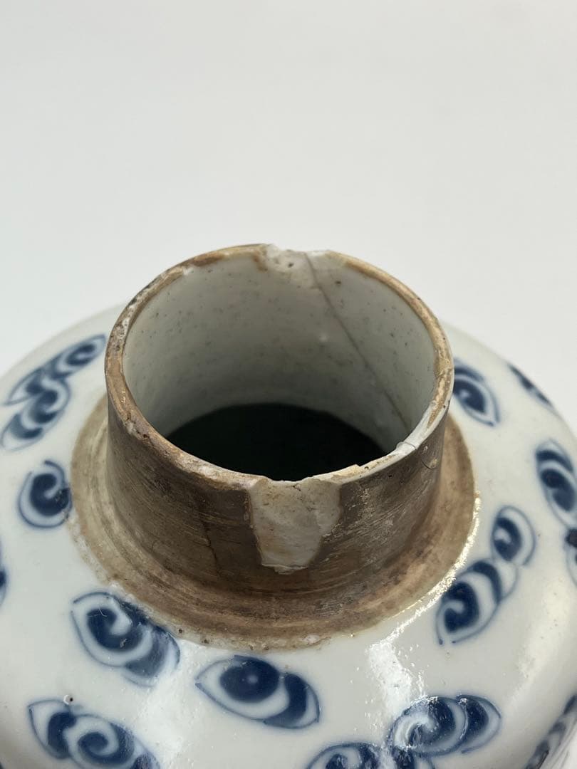 中国清朝染付 青花ハ仙人物紋瓶在銘利奥記唐物 時代物口縁に修繕あり