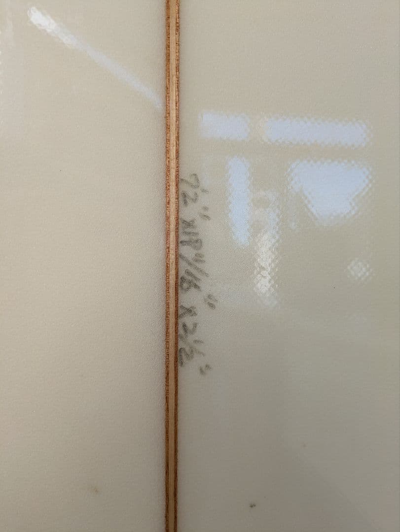 ファンボード クリーム色 ストライプデザイン　コナウィンドミッドレングス