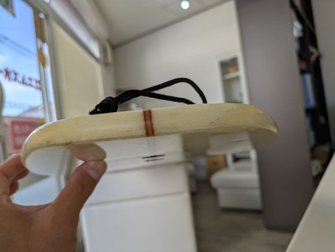 ファンボード クリーム色 ストライプデザイン　コナウィンドミッドレングス