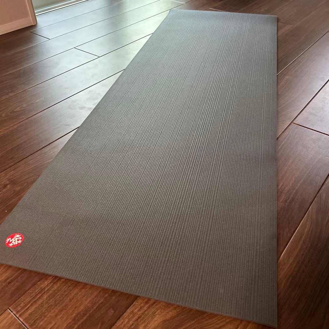 11月中限定出品✨大人気　マンドゥカ　ヨガマット ブラック