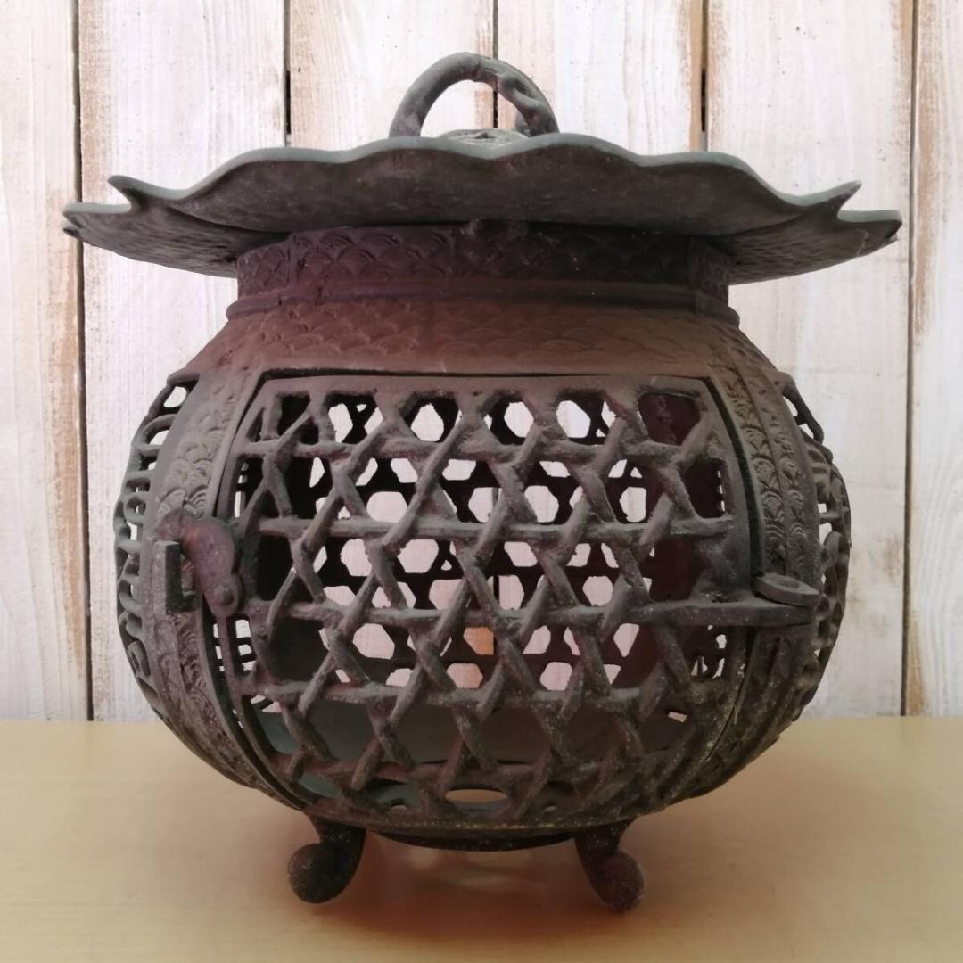 吊り灯篭 古い銅製 龍頭 青海波 菱花型 格子 吊り下げ灯 灯篭 丸型 足付き