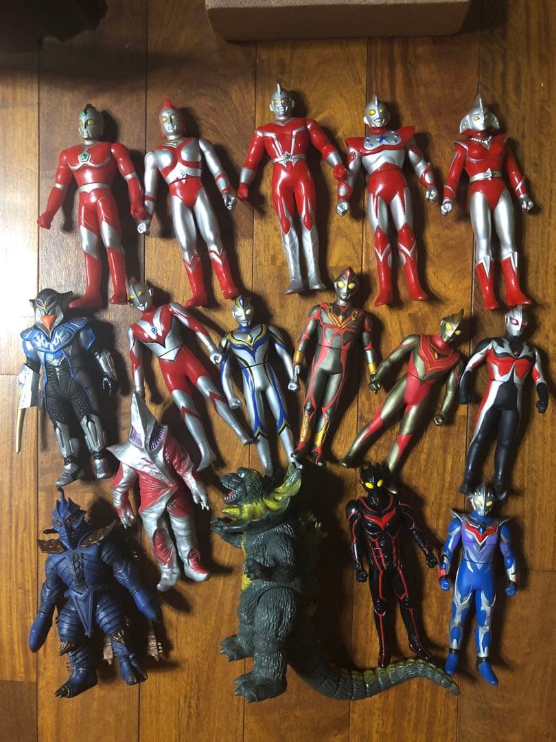O*e様 ウルトラマン　怪獣　ソフビ