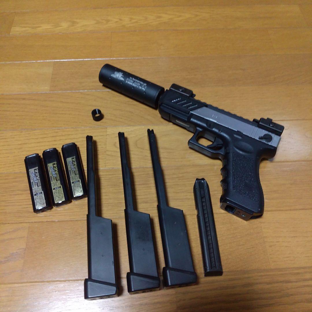 東京マルイ★グロック18Cシルバー電動ハンドガンロングマガジン付き