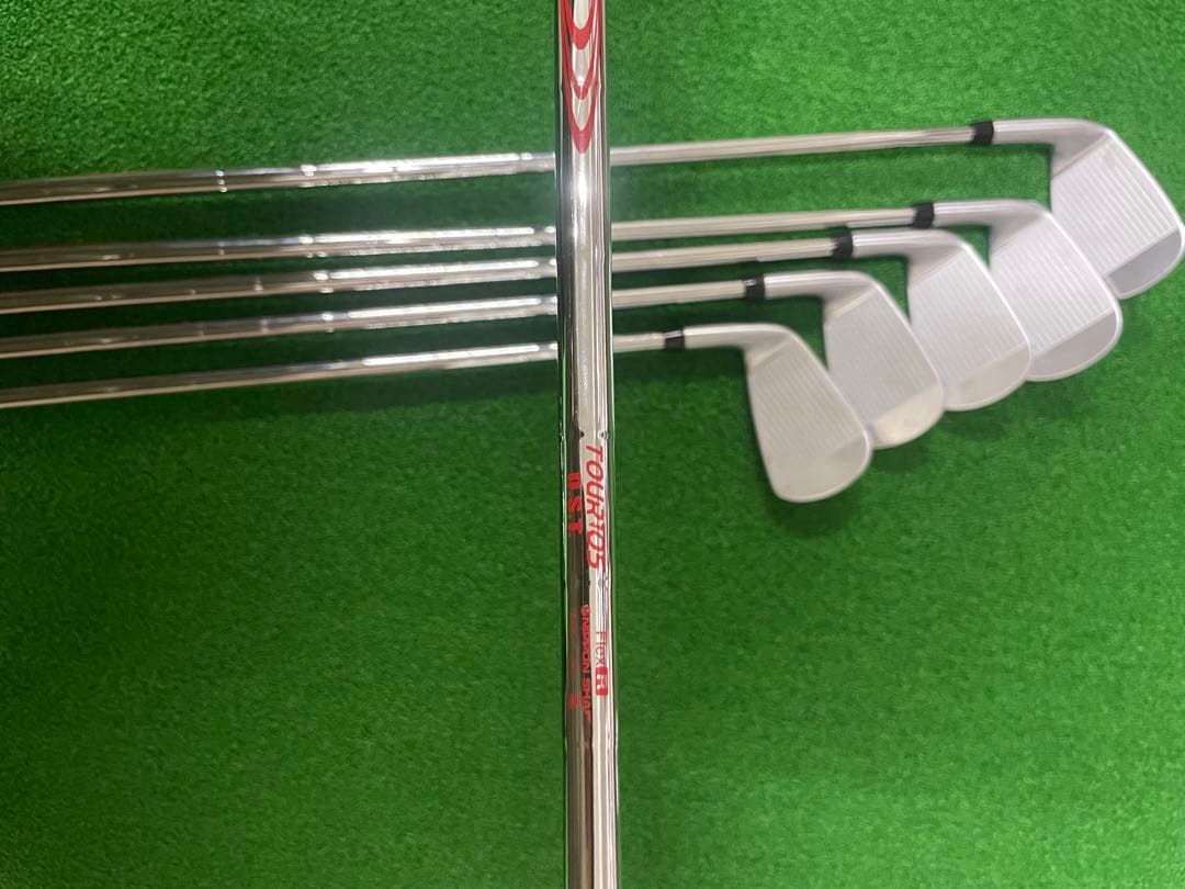 ゼクシオeks2022アイアン　5〜P モーダス105R