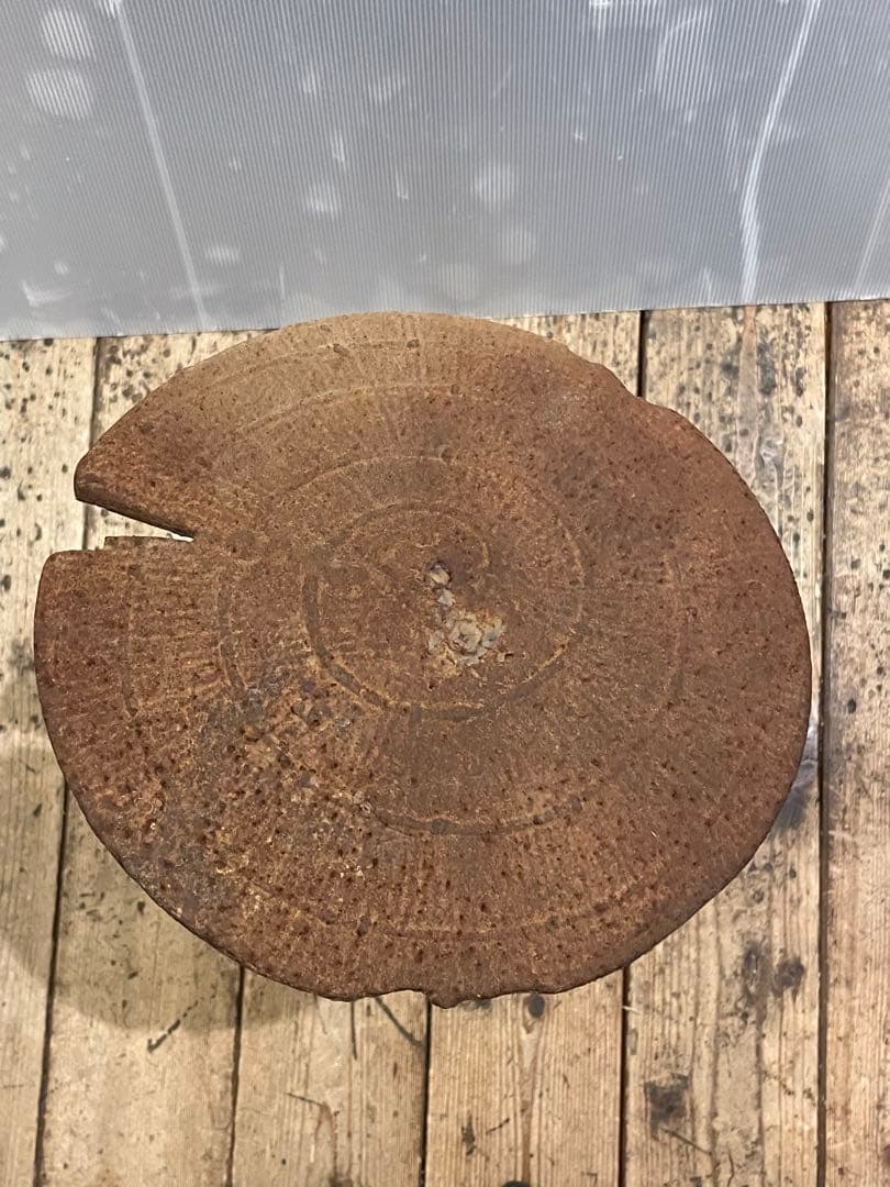 鉄製　たぬき　狸　置物　傘被り　飾り　工芸品　年代物　ディスプレイ　オブジェ