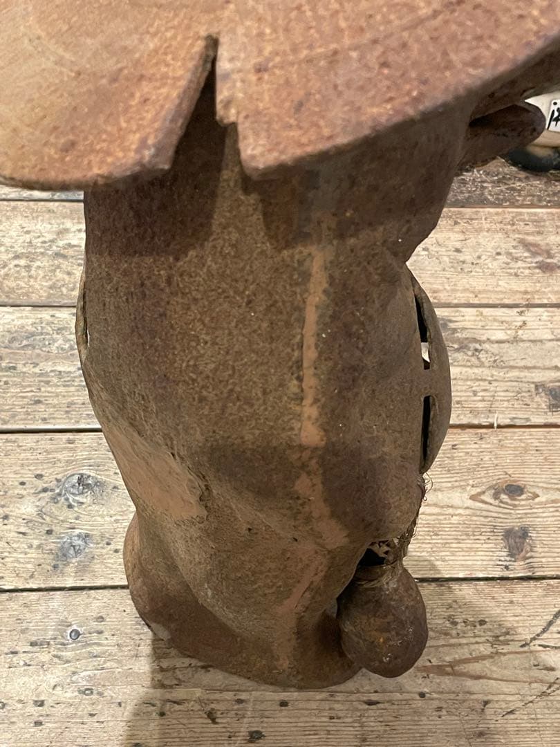 鉄製　たぬき　狸　置物　傘被り　飾り　工芸品　年代物　ディスプレイ　オブジェ