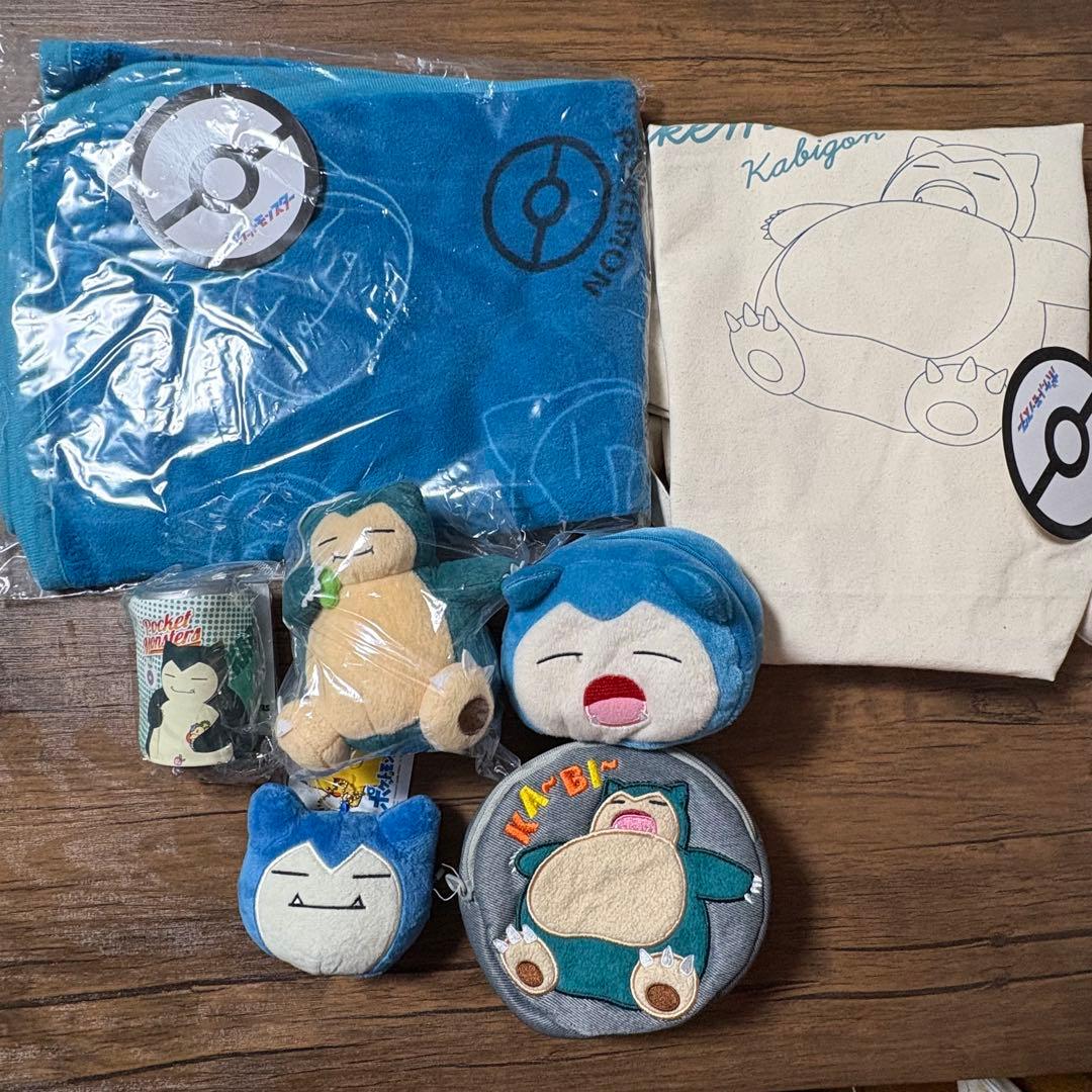 ポケットモンスター　カビゴンポーチ、トートバッグ、ブランケット、ぬいぐるみセット