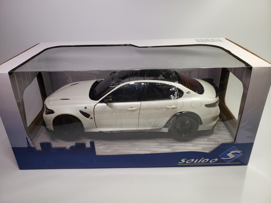 ソリド SOLIDO 1/18 アルファロメオ ジュリア GTA ホワイト 白