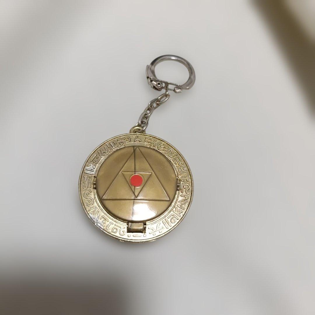【珍品】ナガサキヤ　ゼルダの伝説　トライフォース型キーホルダー