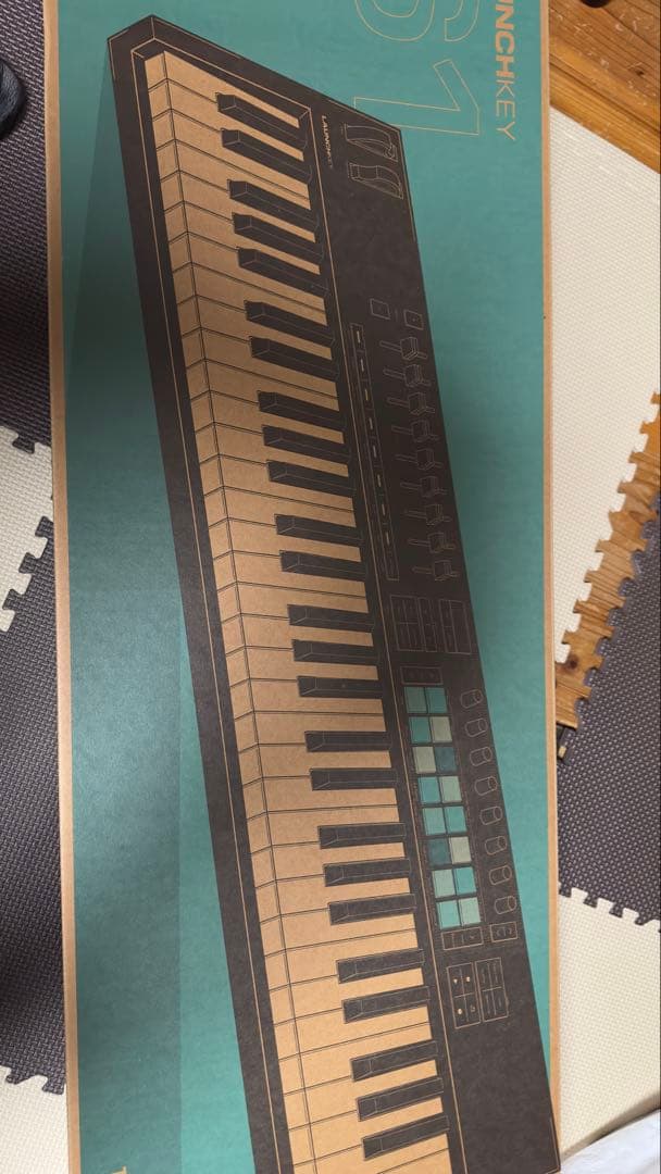 Novation Launchkey 61 nk4 MIDIコントローラー