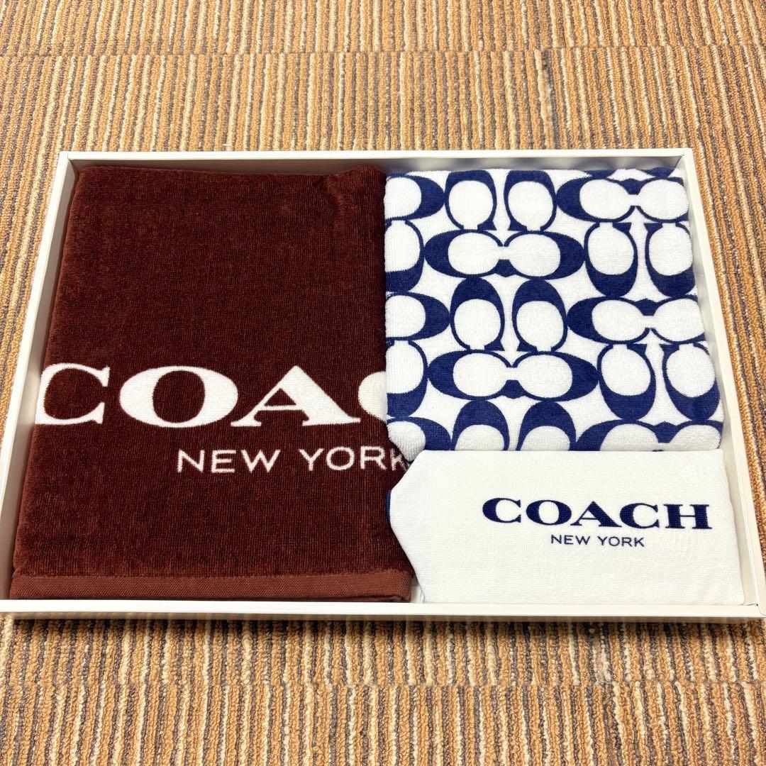 COACH コーチ　タオルギフト　シグネチャー　文字ロゴ　キャンバス柄
